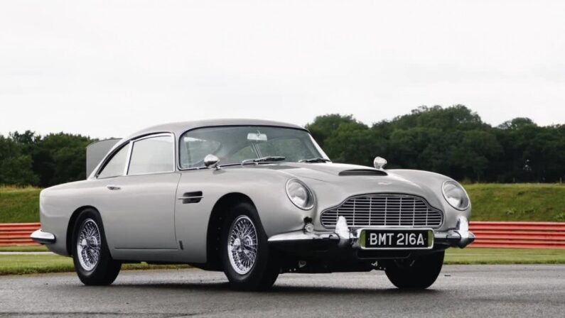 Torna la Aston Martin DB5 Goldfinger