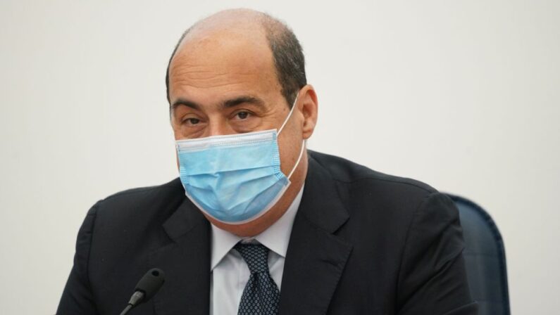 Zingaretti “Scellerati per farsi pubblicità si tolgono la mascherina”