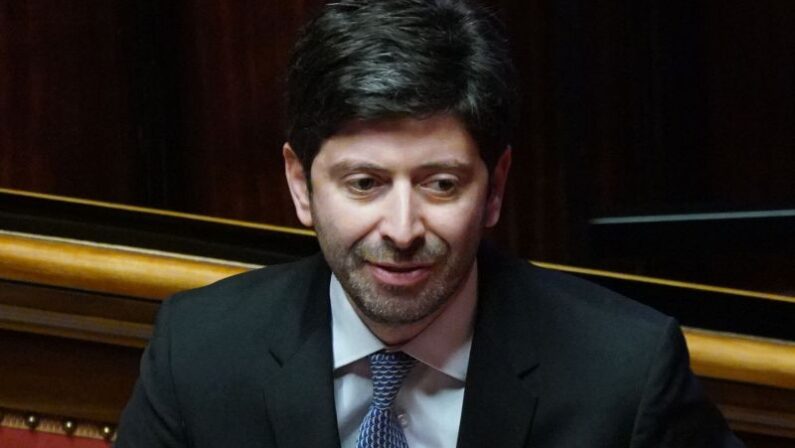 Speranza “Riapriranno tutte le scuole, obiettivo piena sicurezza”