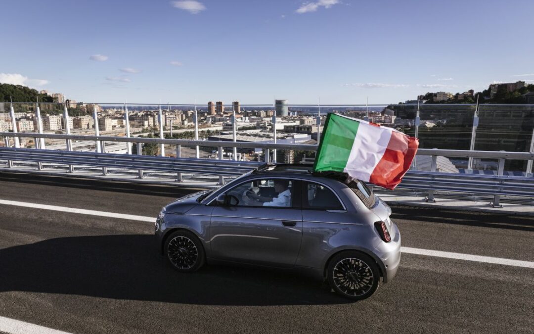 Nuova Fiat 500 ha percorso il nuovo ponte Genova San Giorgio