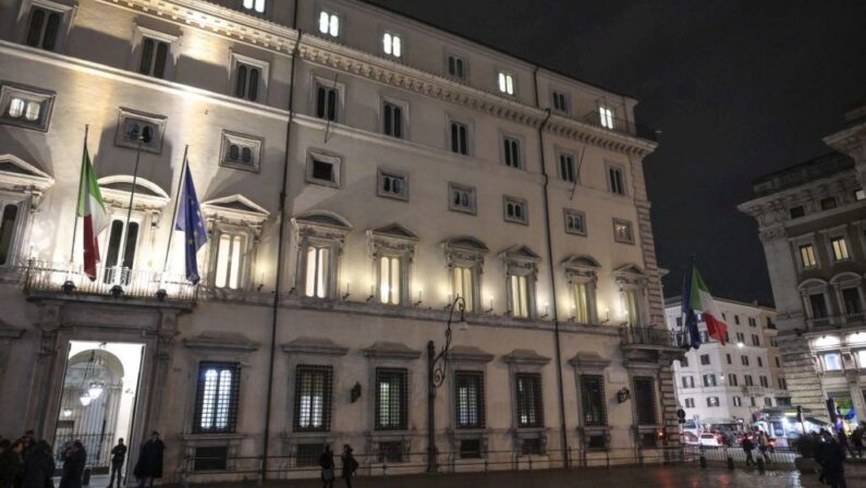Dl Agosto, via libera del Cdm. Conte “Sosteniamo lavoratori e imprese”