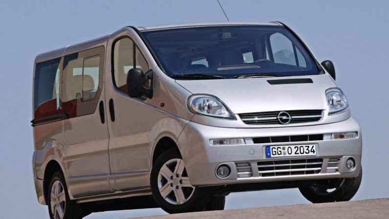 Opel Vivaro compie 20 anni, ora anche elettrico