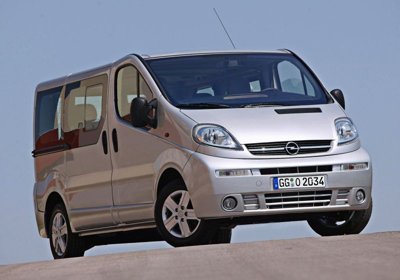 Opel Vivaro compie 20 anni, ora anche elettrico