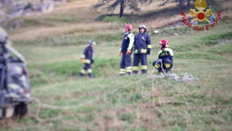 Auto precipita in un dirupo nel Cuneese, morti 5 giovani