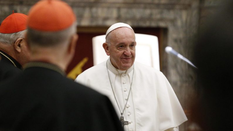 Papa “Se non ci prendiamo cura degli ultimi il mondo non guarisce”