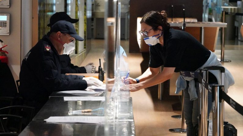 Coronavirus, Solinas “Sui test agli arrivi i fatti ci danno ragione”