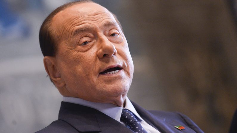 Berlusconi “stiamo selezionando candidati competenti per elezioni”