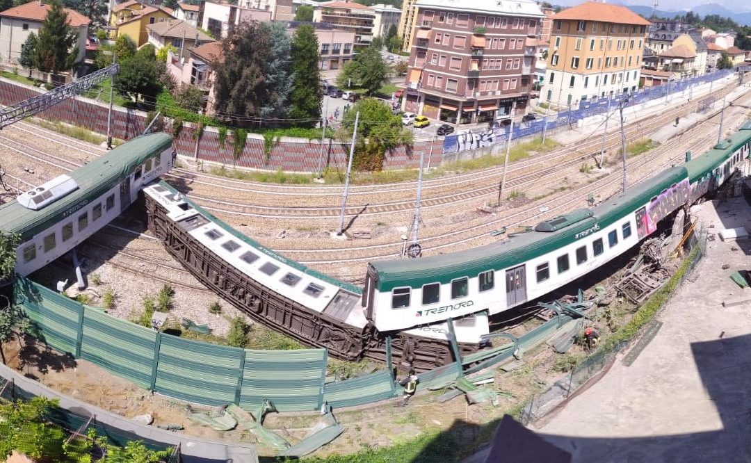 Treno deraglia in Brianza, tre contusi