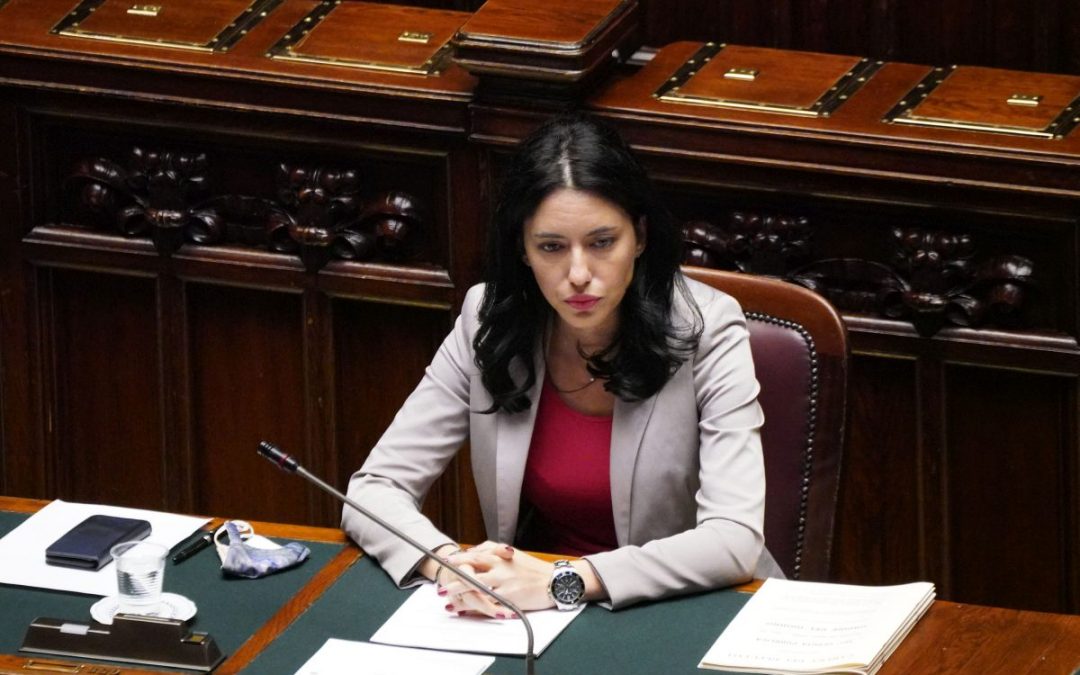 Azzolina “Le scuole riapriranno, è un imperativo morale”