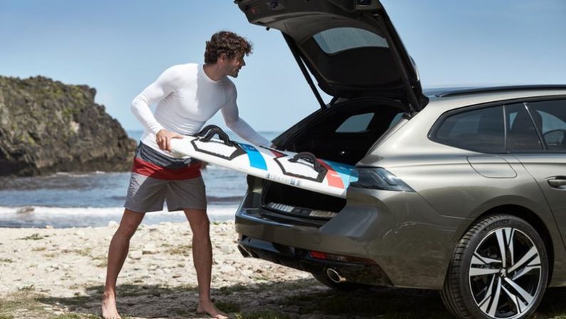 Peugeot e le vacanze, dalla 201 alle nuove 308 e 508 Sw