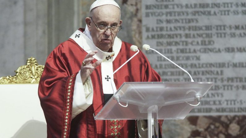 Papa “L’economia è malata, dalla pandemia dobbiamo uscire migliori”
