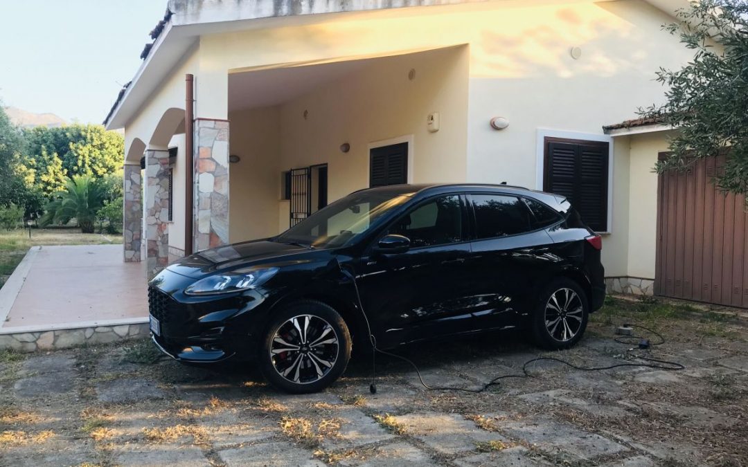 Ford Kuga Plug-in Hybrid ST-Line X, regina delle ibride
