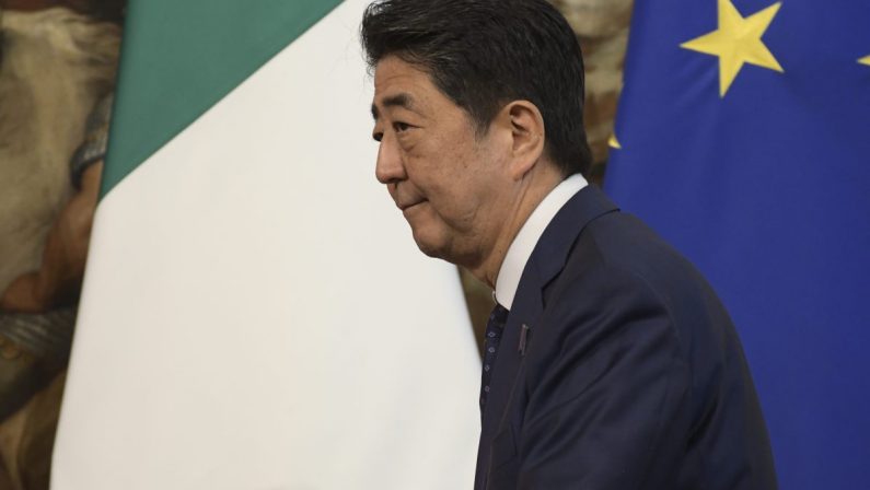 Giappone, Shinzo Abe si dimette per motivi di salute