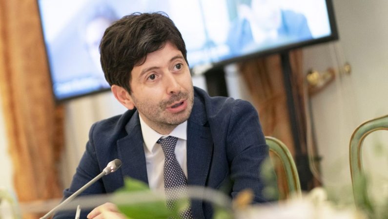 Sanità, Speranza “Dall’1 settembre superticket abolito”