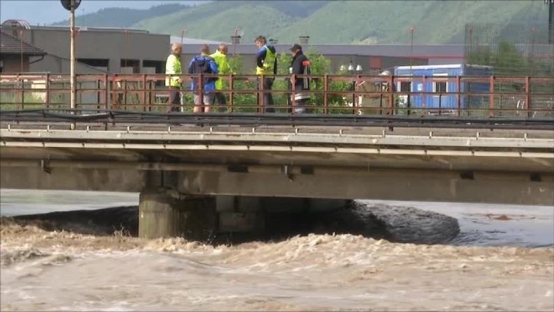 Maltempo, in Alto Adige esonda il fiume Isarco