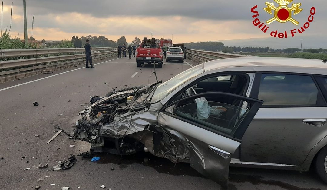 Una delle auto coinvolte nello scontro