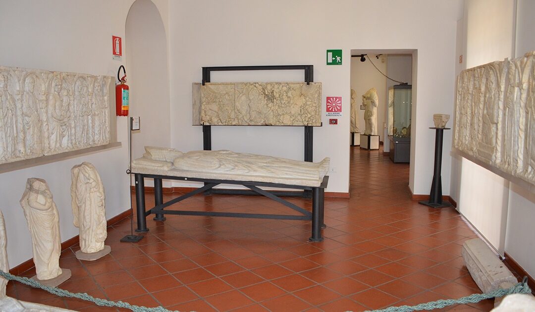 La sala Sanseverino all'interno del Museo Statale di Mileto