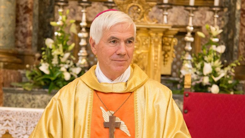 L'allarme del vescovo Giovanni D’Ercole: «La paura del virus ha allontanato le persone dalla Chiesa»