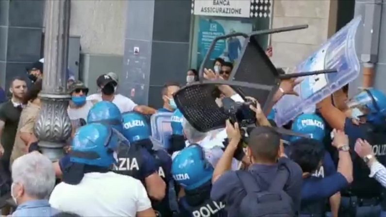 Salvini contestato a Cava de’ Tirreni, tensione in piazza