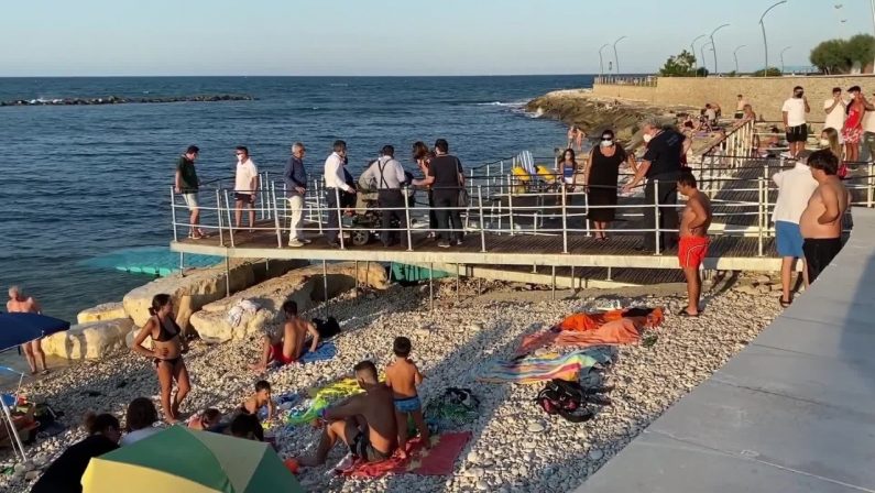 Puglia, Emiliano “Mare pulito e accessibile a tutti”