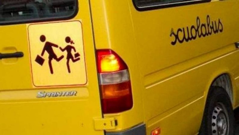 Lecce, violenza sessuale su minori: arrestato un autista di scuolabus