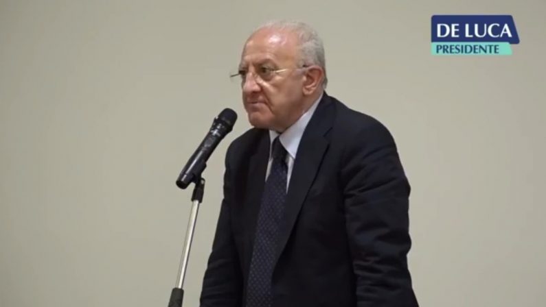Scuola, De Luca “Nelle condizioni attuali non si può aprire”