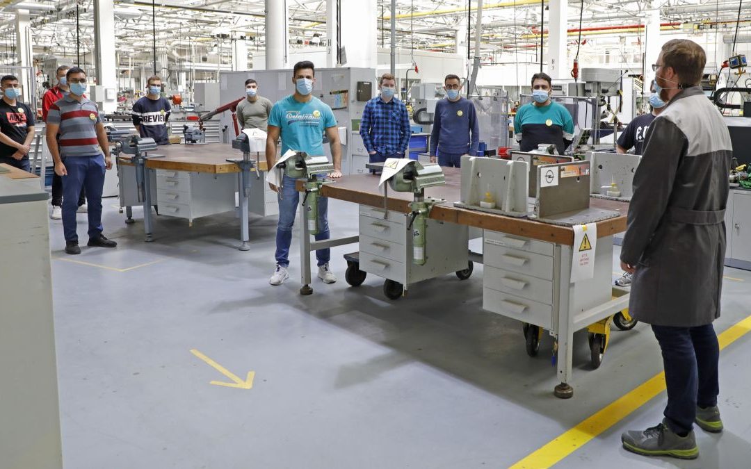 Inizio della formazione per circa 170 giovani in Opel Germania