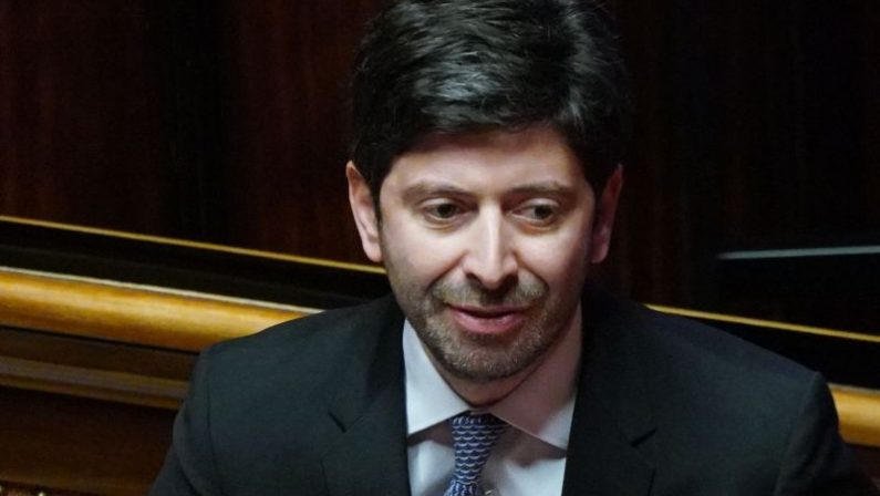 Coronavirus, Speranza “Mi fido degli insegnanti, no test obbligatori”