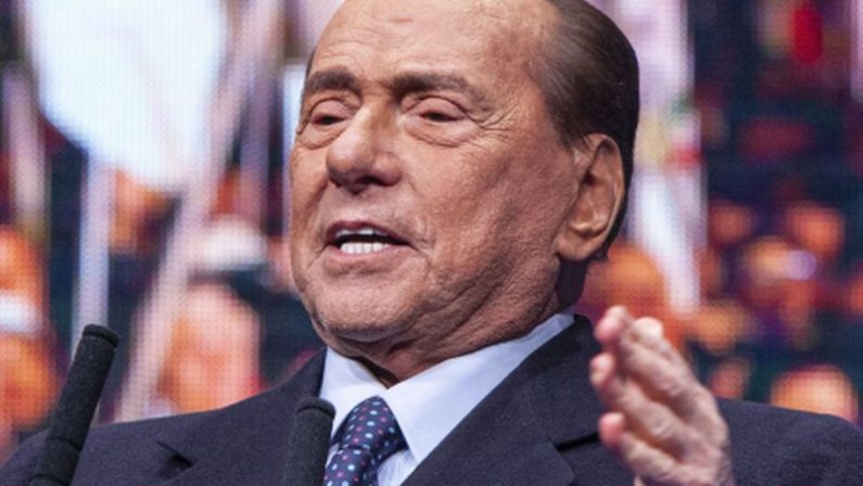 Berlusconi positivo con i figli Luigi e Barbara “Continuo battaglia”