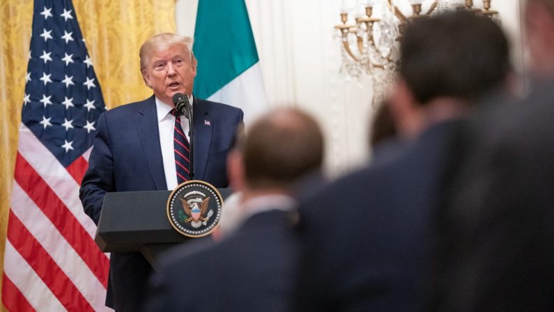 “Trump, un presidente contro tutti”, Sangiuliano aggiorna la biografia