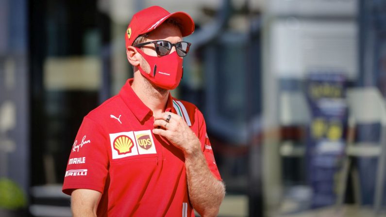 Formula 1, Vettel firma per l’Aston Martin “Orgoglioso e felice”