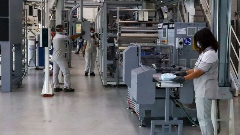 Industria, a luglio produzione in recupero ma -8% su anno