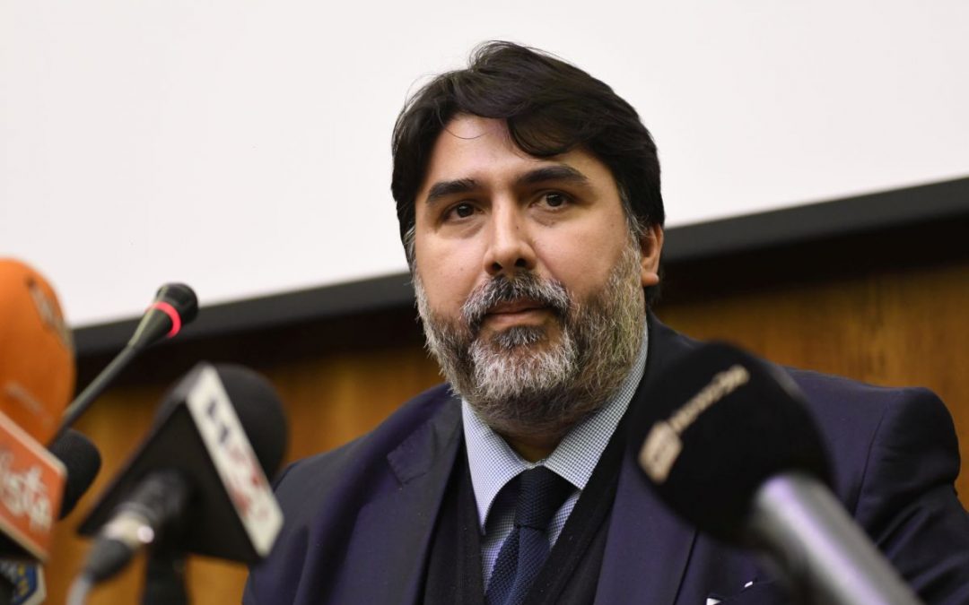 Covid, Boccia “Governo accanto a Sardegna”. Solinas “Noi sotto attacco”