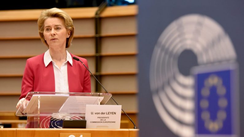 Migranti, Von der Leyen “Nuove regole e oneri condivisi in Europa”