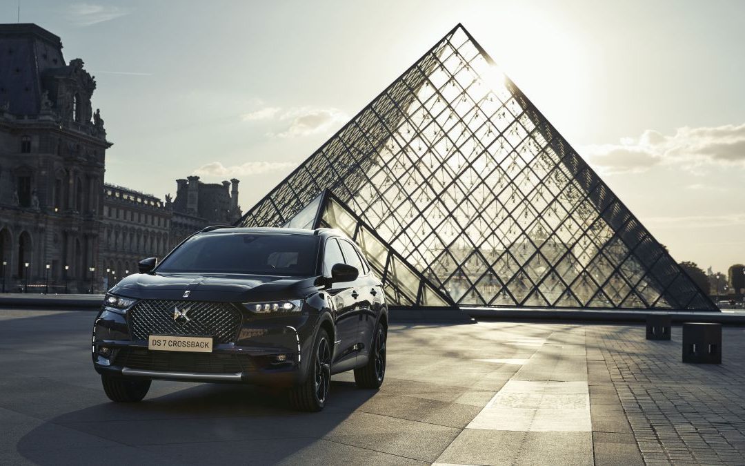 DS 7 Crossback E-Tense Louvre, edizione limitata d’autore