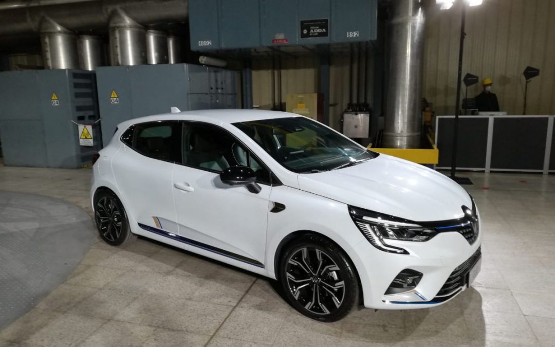Renault lancia la Clio Ibrida che si ricarica frenando