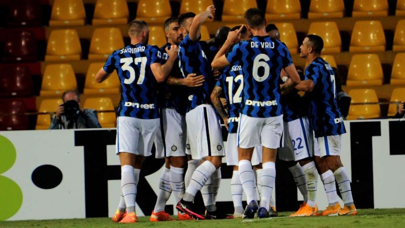 Doppietta per Lukaku e show Inter, Benevento sconfitto 5-2