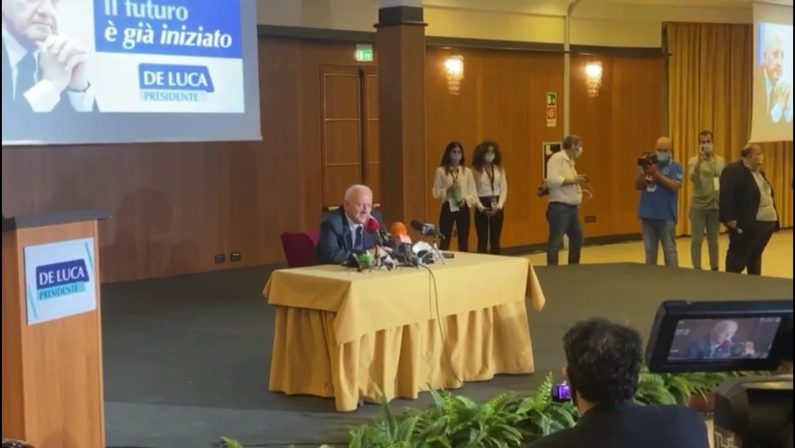 De Luca “RIprendiamo il lavoro, no cincischiamenti”