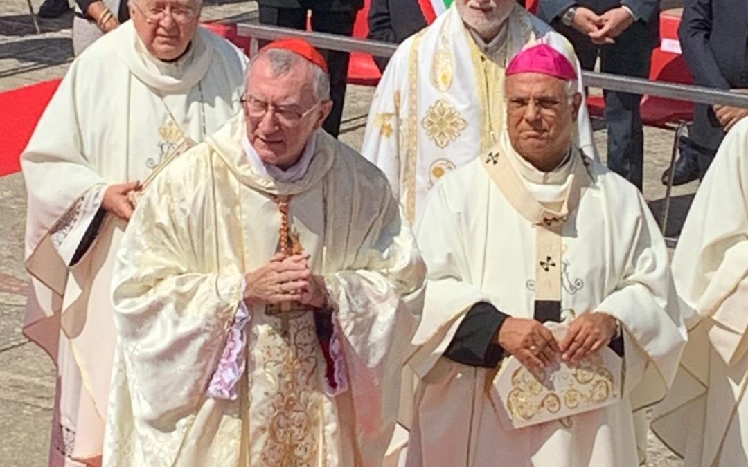 Il cardinale Parolin poco prima della celebrazione