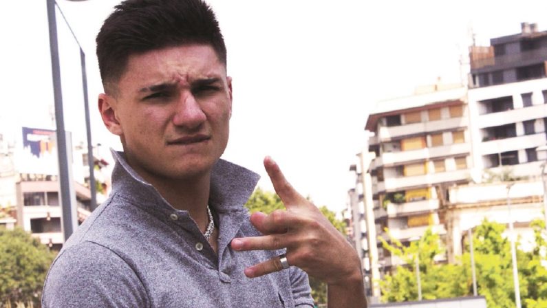 Human Savage, il trapper che sogna San Siro: «Voglio che la gente si diverta ad ascoltare i miei brani»