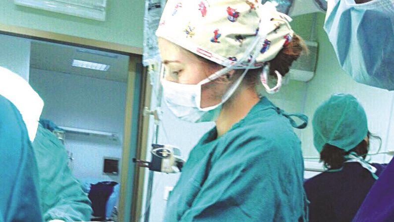 Il medico chirurgo che ha deciso di rimanere al Sud
Alessia Ceraso tra specializzazione e volontariato