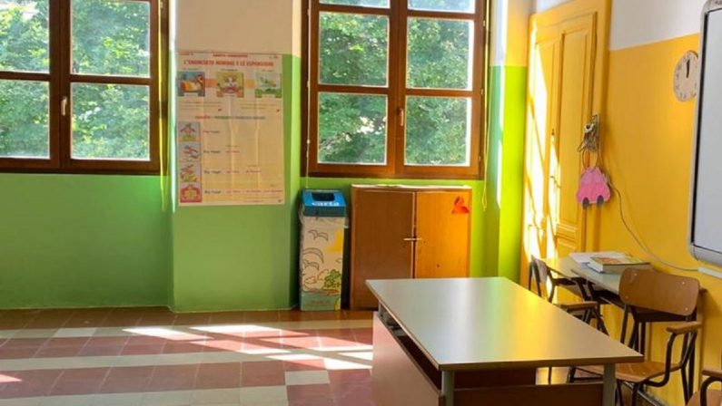 Vibo Valentia, insegnante positiva al coronavirus: chiusa la scuola primaria di Dinami