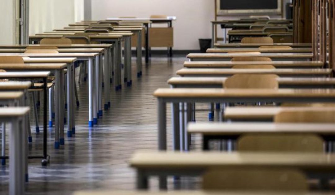 Covid: De Luca chiude le scuole primarie e secondarie fino al 30 ottobre