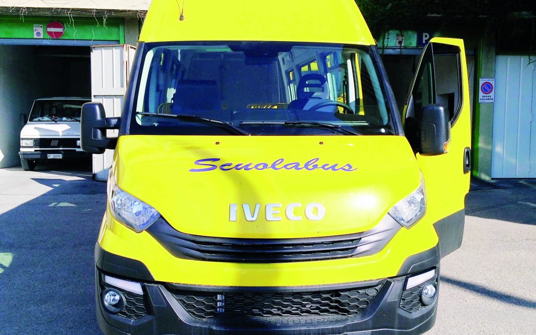 Uno scuolabus del Comune di Matera