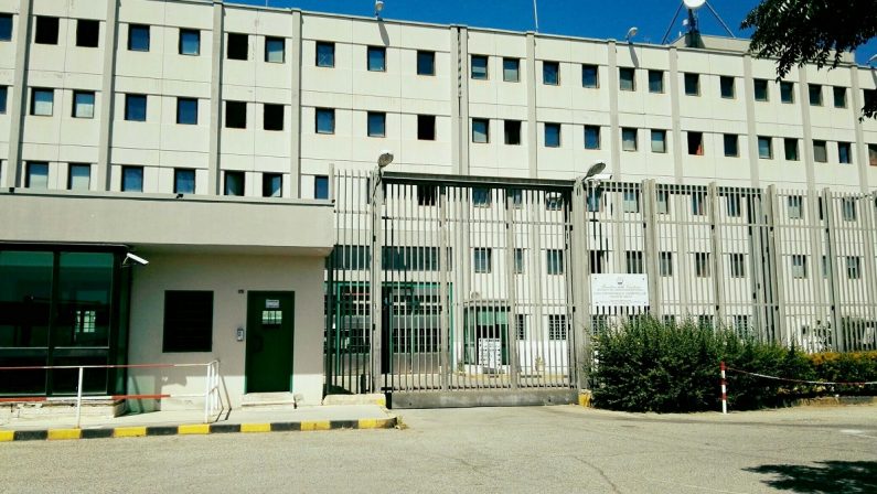 Detenuto suicida nel carcere di Castrovillari