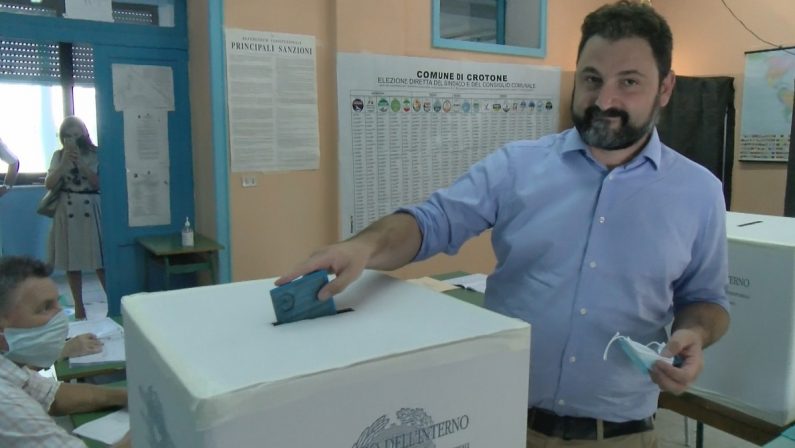 Ballottaggio a Crotone, Correggia (M5S): «Nessuna indicazione di voto, cittadini liberi di scegliere»