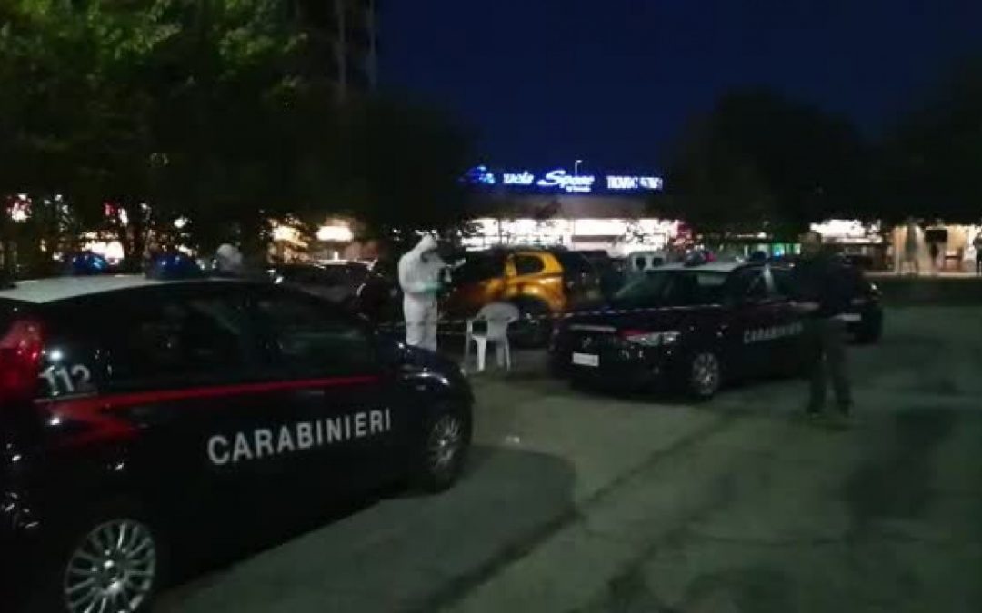 Invalido spara alla moglie e si suicida nel torinese