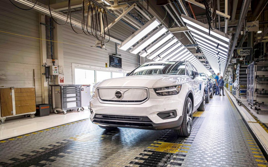 Volvo avvia produzione XC40 Recharge a trazione solo elettrica