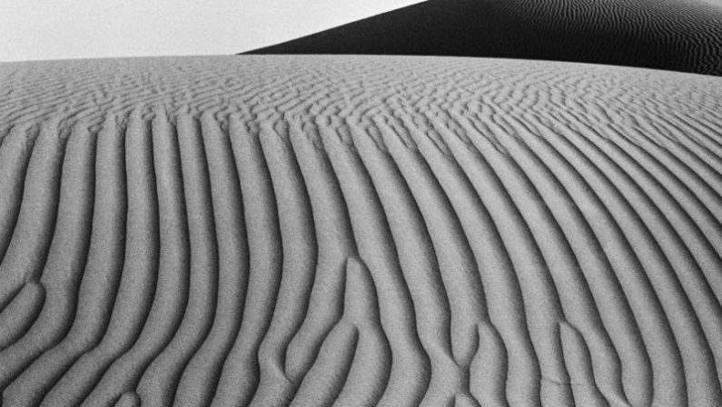 Apre a Todi “Inhabited Deserts”, mostra fotografica di Pepper