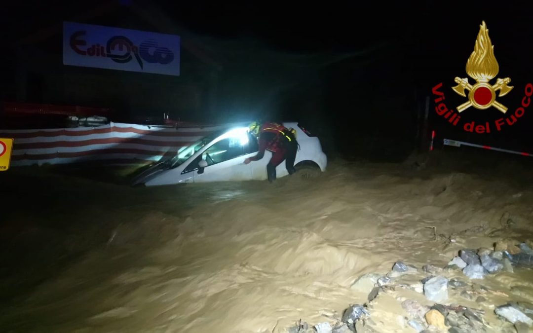 Allagamenti e frane, notte di paura e dispersi in Piemonte e Liguria